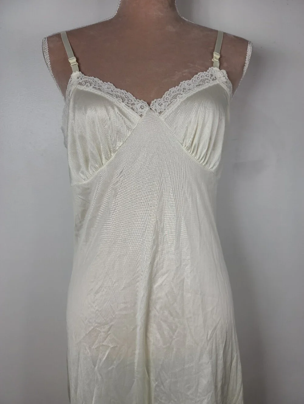 Vintage Deena Ivory Cream Nylon Lace Trim Full Slip Retro Lingerie 34 Style 2090 - Picture 10 of 16